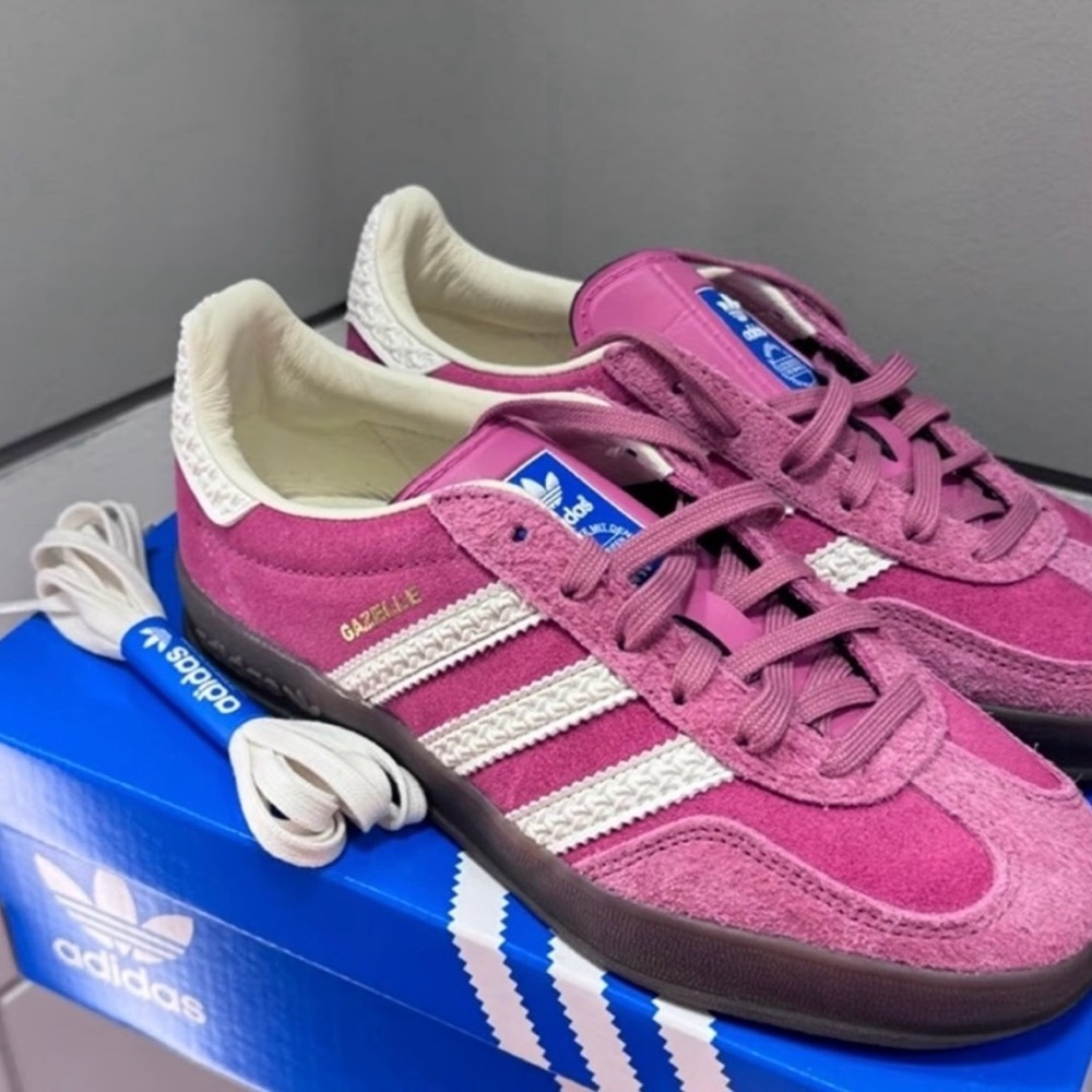 Adidas Gazelle pink gum indoor sneaker - size 6